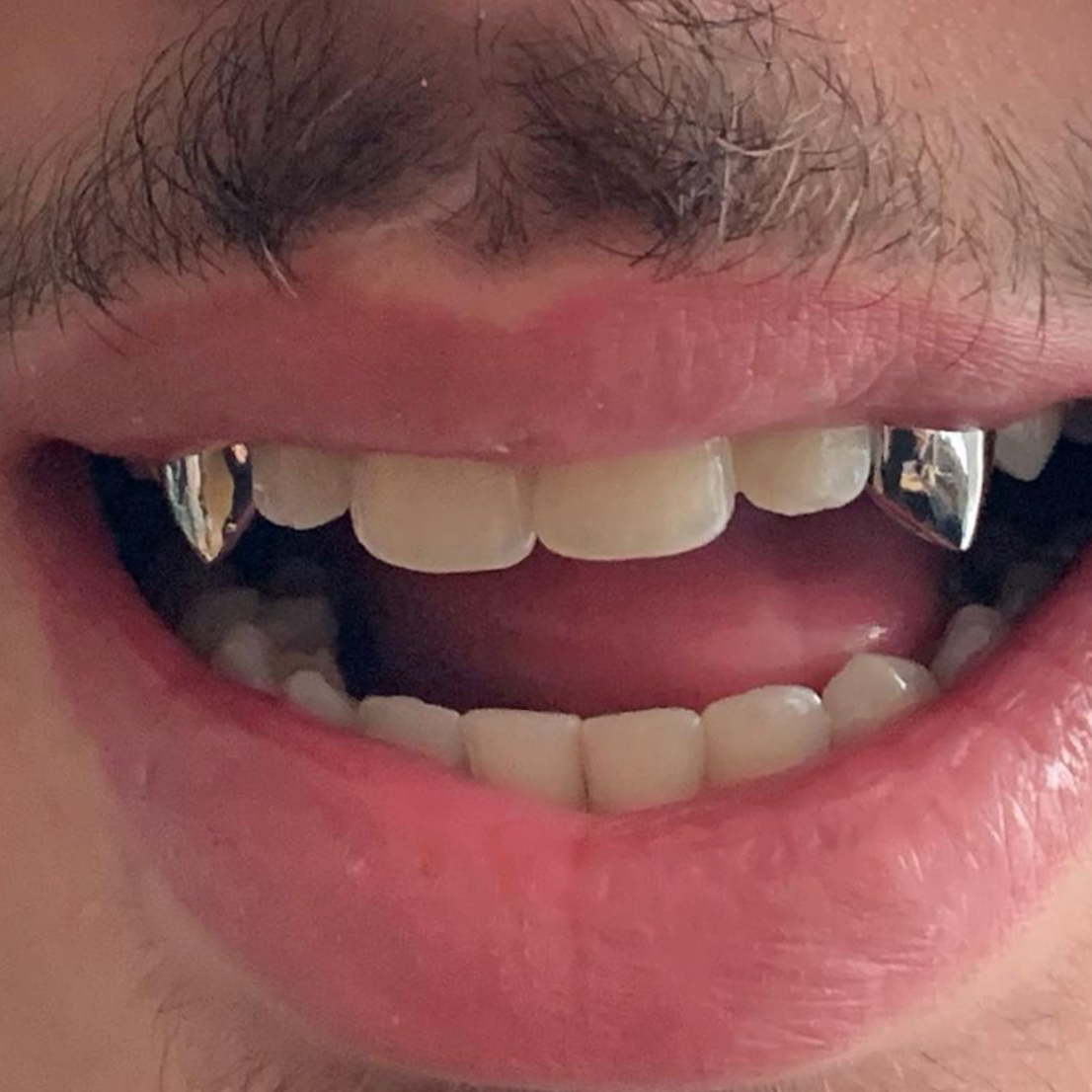 VAMPIRE GRILLZ