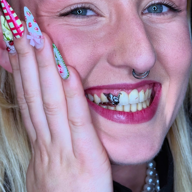 FÉÉ GRILLZ